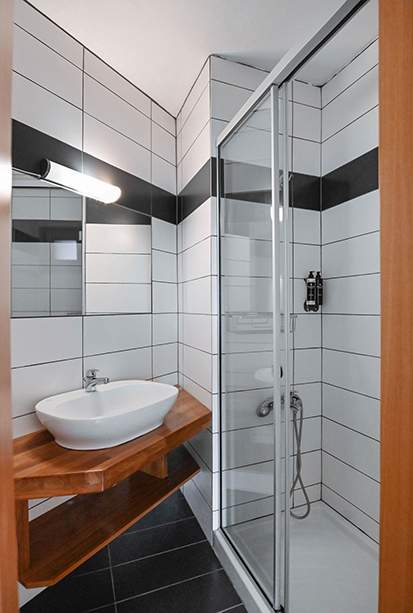 One bedroom apartment Upper level